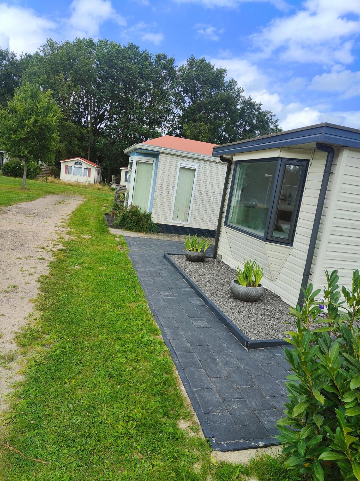 Chalet Midden In De Natuur! 앵루 외부 사진